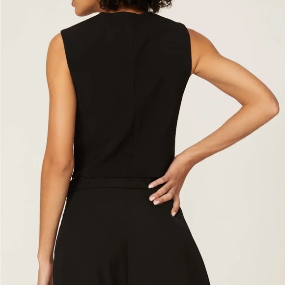 Tome Sleek Black Lace-Up Crop Top - Picture 4 of 5